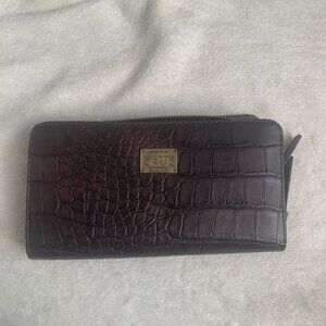 Carpisa Wallet Designed by Penelope and Monica Cruz Brown